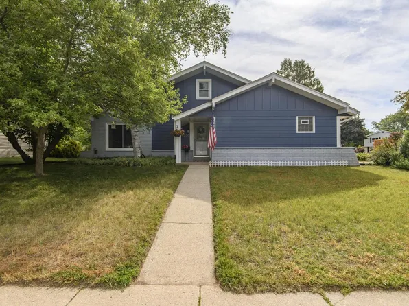 1200 Western TRAIL, Mukwonago, WI 53149