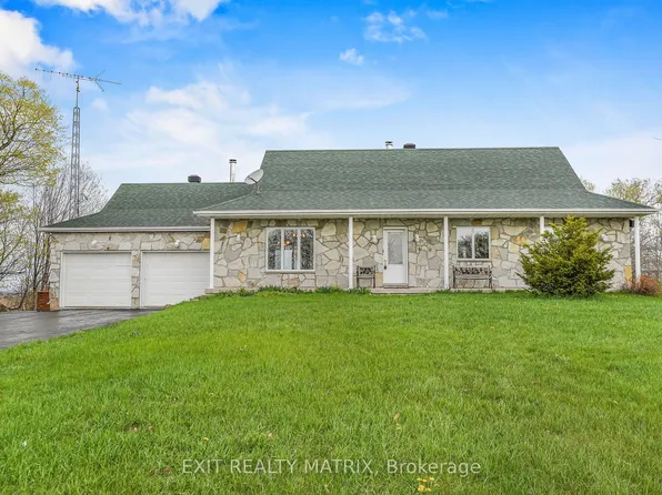 7930 Arthur Lavigne St, East Hawkesbury, ON K0B 1M0