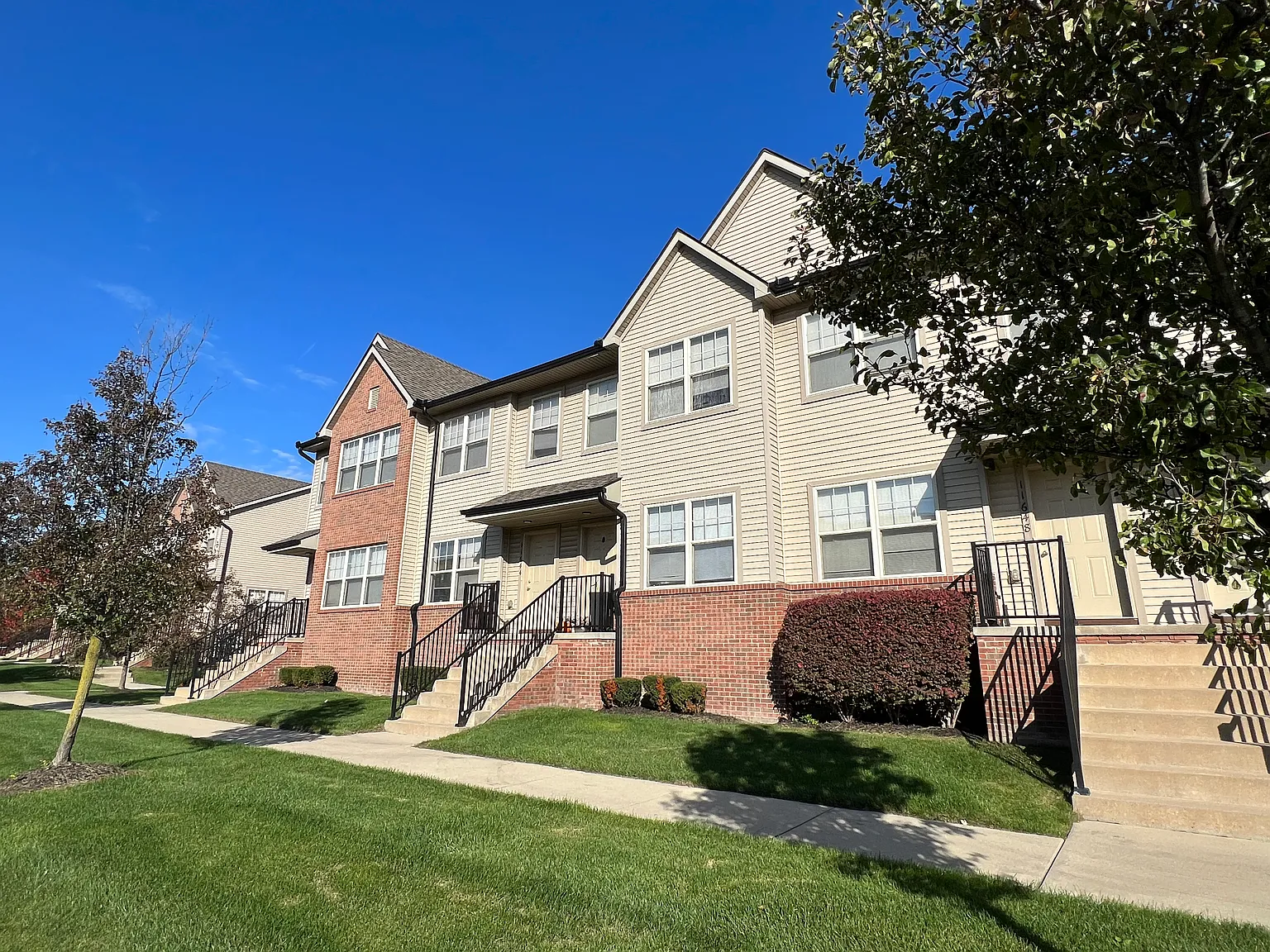 2 bed, 1497 sqft, $2,100 — Photo 1