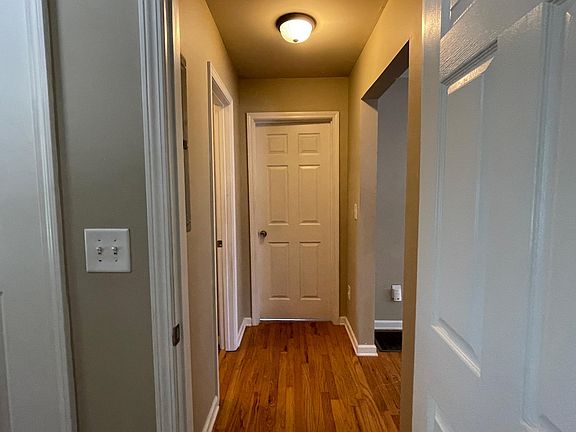 hallway between bedrooms