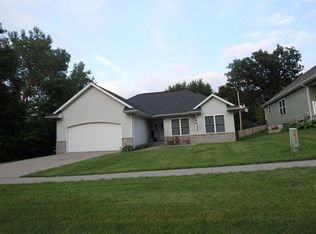 1306 34th St SE, Cedar Rapids, IA 52403
