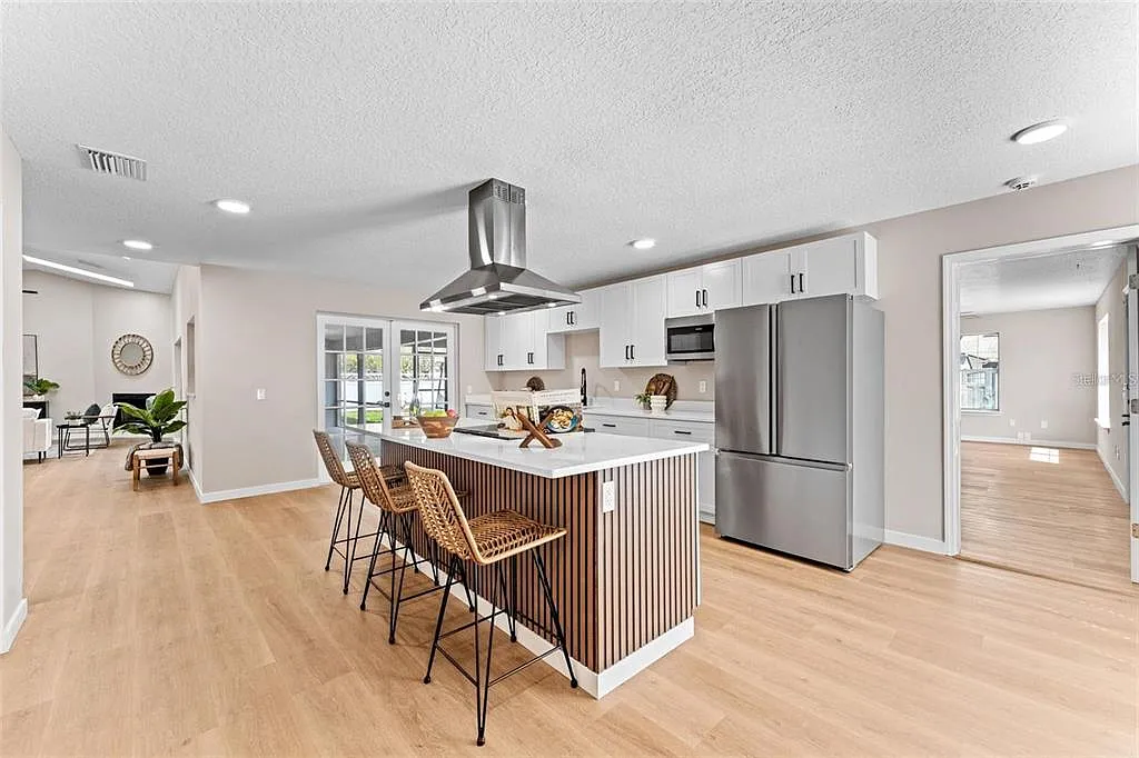 3 bed, 2.0 bath, 2000 sqft, $2,800 — Photo 4