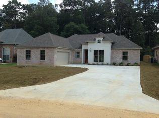 812 Sand Fox Run Rd, Madisonville, LA 70447