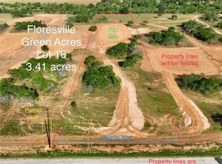 16 County Road 124, Floresville, TX 78114