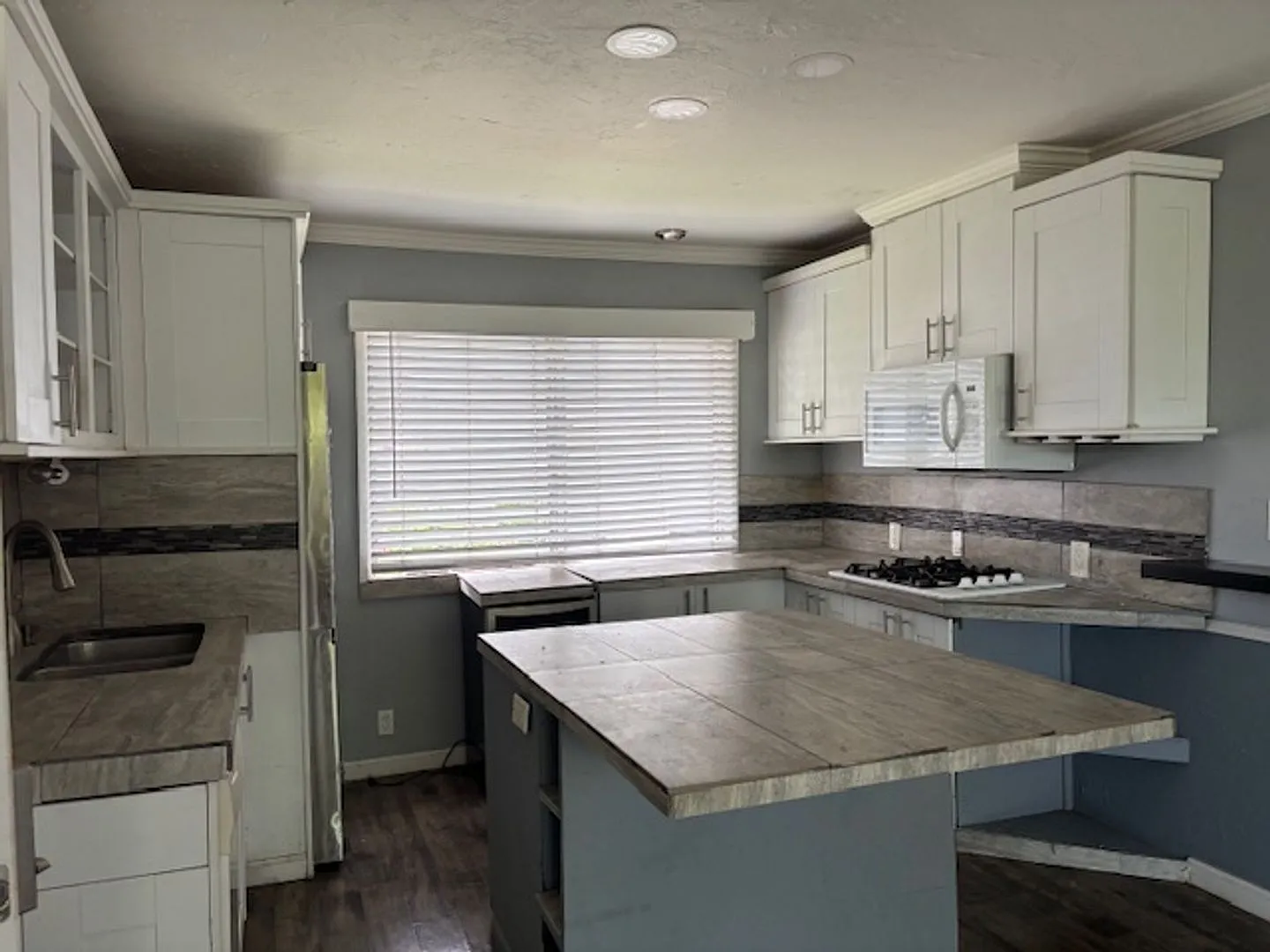 Kona Kai 2 Bedroom / 1 Bath Apartment **Pet Friendly** — Photo 3
