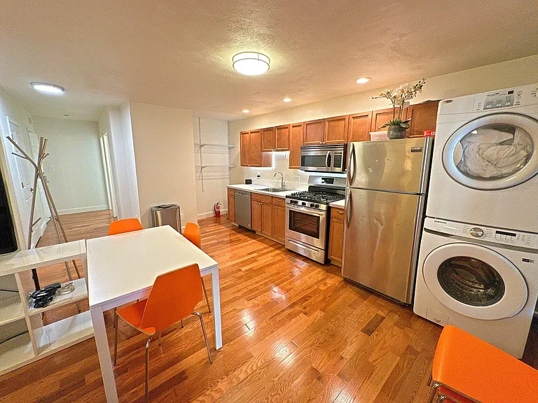 130 W 8th St #1 — Photo 15