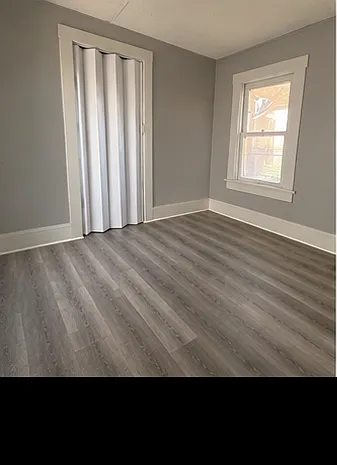 4019 Newark Ave #4 — Photo 2