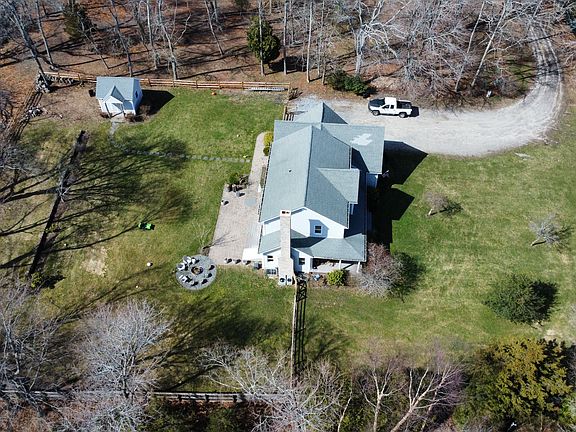 2nd image of 133 Manor Ln