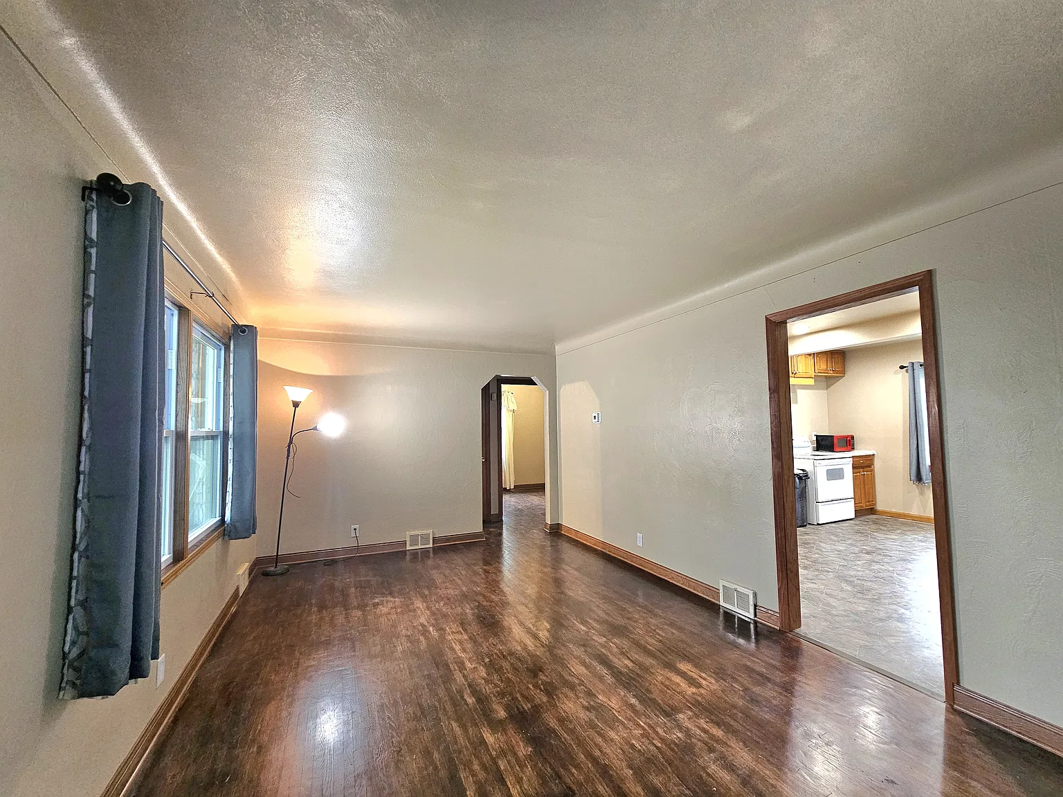 House For Rent — Photo 2