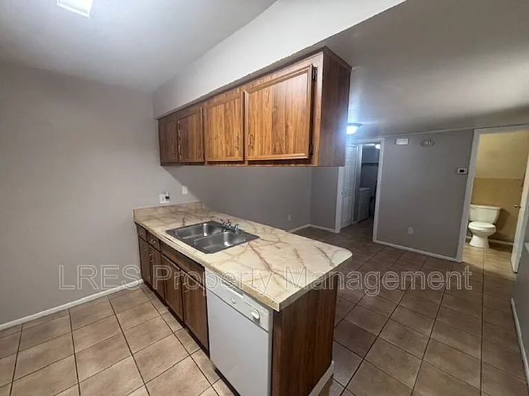 4638 Lighthouse Cir #1 — Photo 6