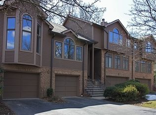 18 Lakeview Dr, Old Tappan, NJ