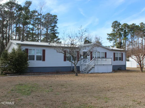 203 Waters Edge Drive, Newport, NC 28570