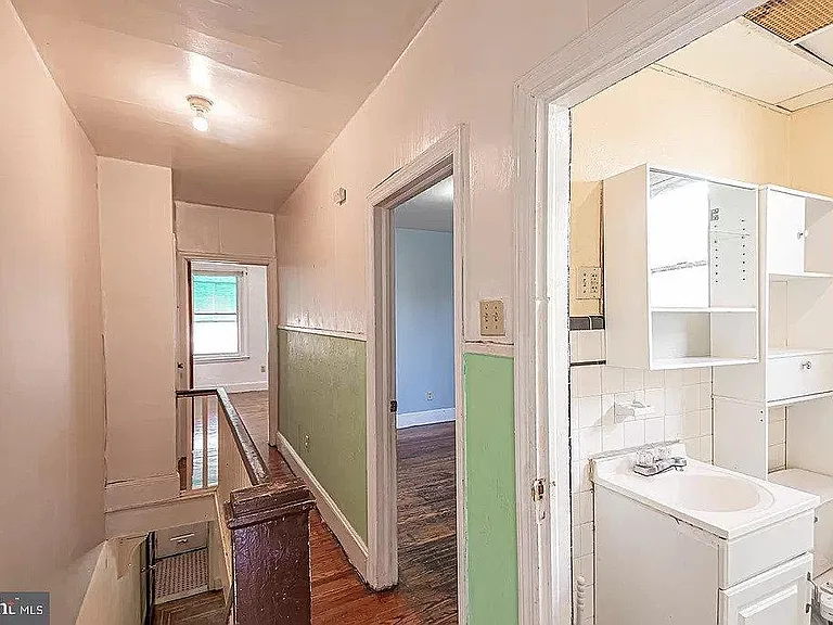 S Bancroft St — Photo 10