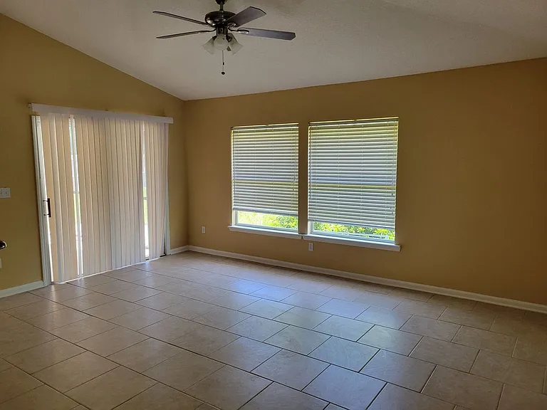 7621 Crosstree Ln — Photo 10