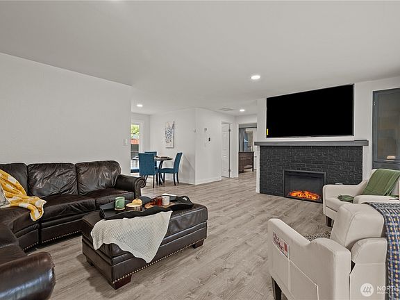 4th image of 1304 S 115th Street