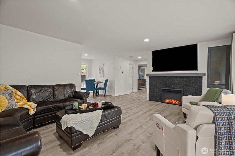 4th image of 1304 S 115th Street