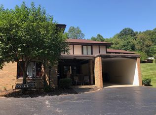 576 Swansea Rd, Newark, OH 43055