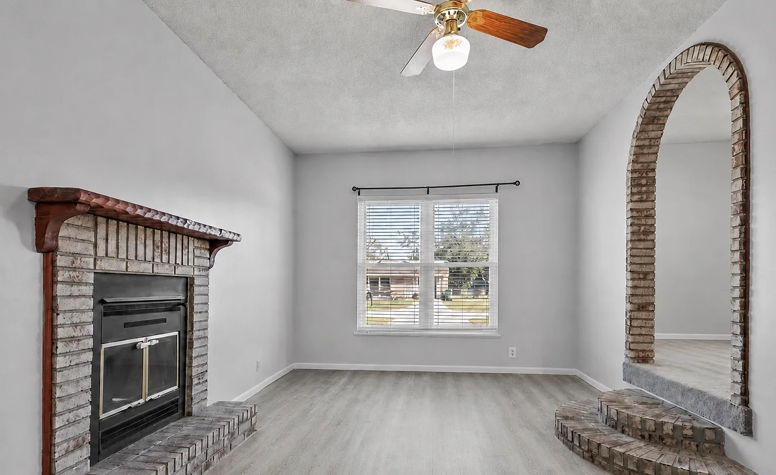 3 bed, 1300 sqft, $1,900 — Photo 4
