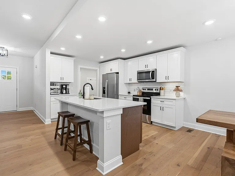 668 Pleasant Meadow Ln — Photo 14