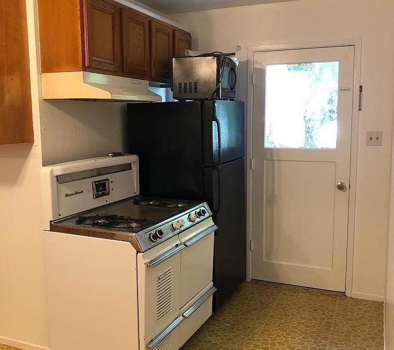 1st image of 772 El Camino Real
