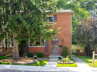 3323 Williamsburg Rd, Ann Arbor, MI 48108