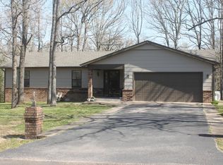 19153 Greenwood Ridge Rd, Lebanon, MO 65536