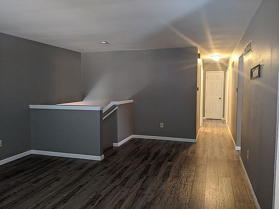 3rd image of 28 Deborah Dr