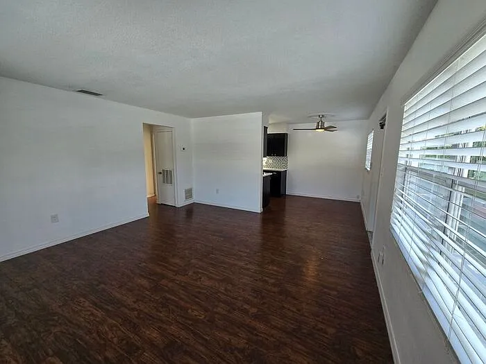 Building Photo - 607 Woodlawn Blvd #607
