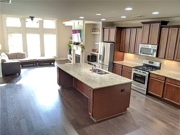 3rd image of 490 Tuscany Walk Ln