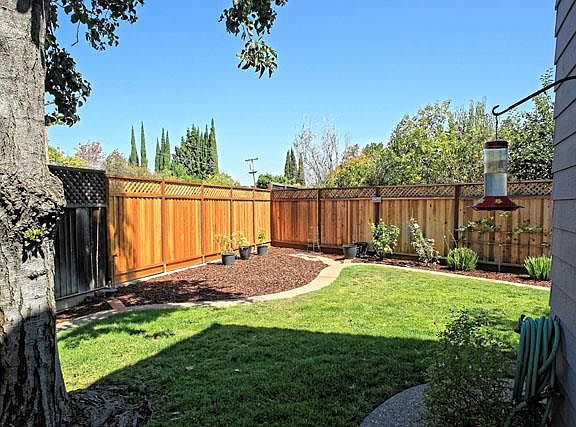 4th image of 1571 Saint Regis Dr