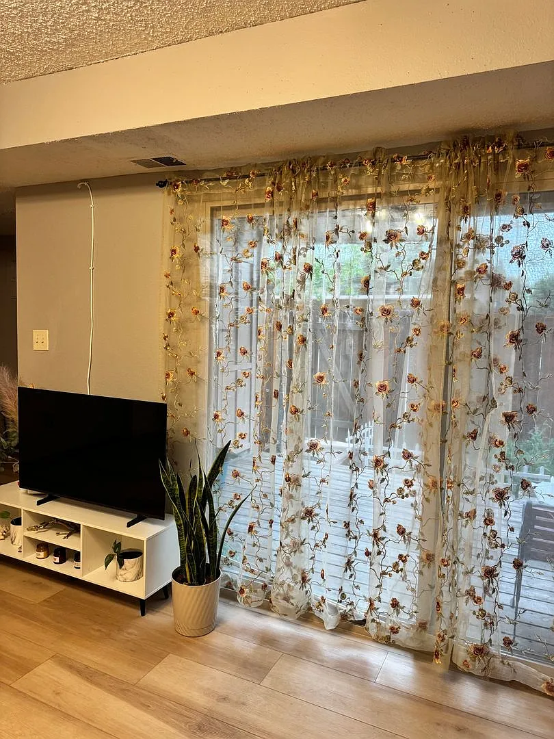Spacious 2BR Condo in Denver — Photo 2