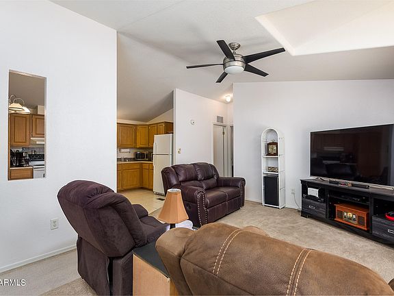 5th image of 964 E CLUBHOUSE Lane