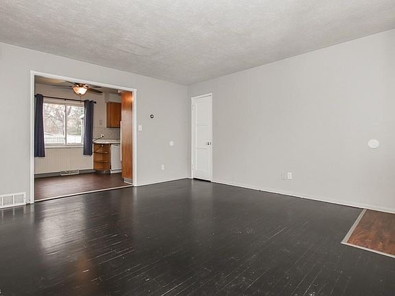 4th image of 14400 Ledgewood Ave