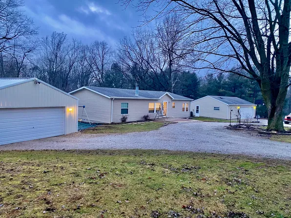 1310 Deer Creek Dr, Greencastle, IN 46135