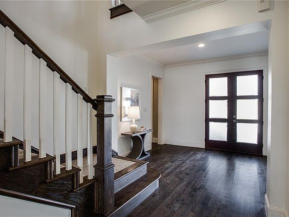 3rd image of 6826 La Vista Dr