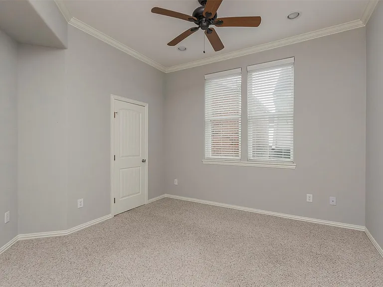 2701 Helena St #401 — Photo 10