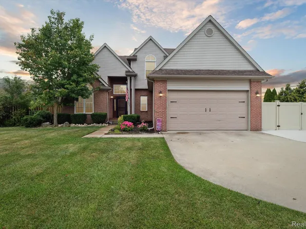 5405 Spitfire Dr, Newport, MI 48166