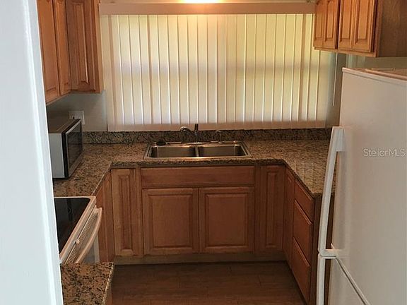 3rd image of 2115 W Westmoreland Dr