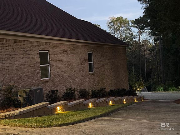 4th image of 224 N Circle Dr