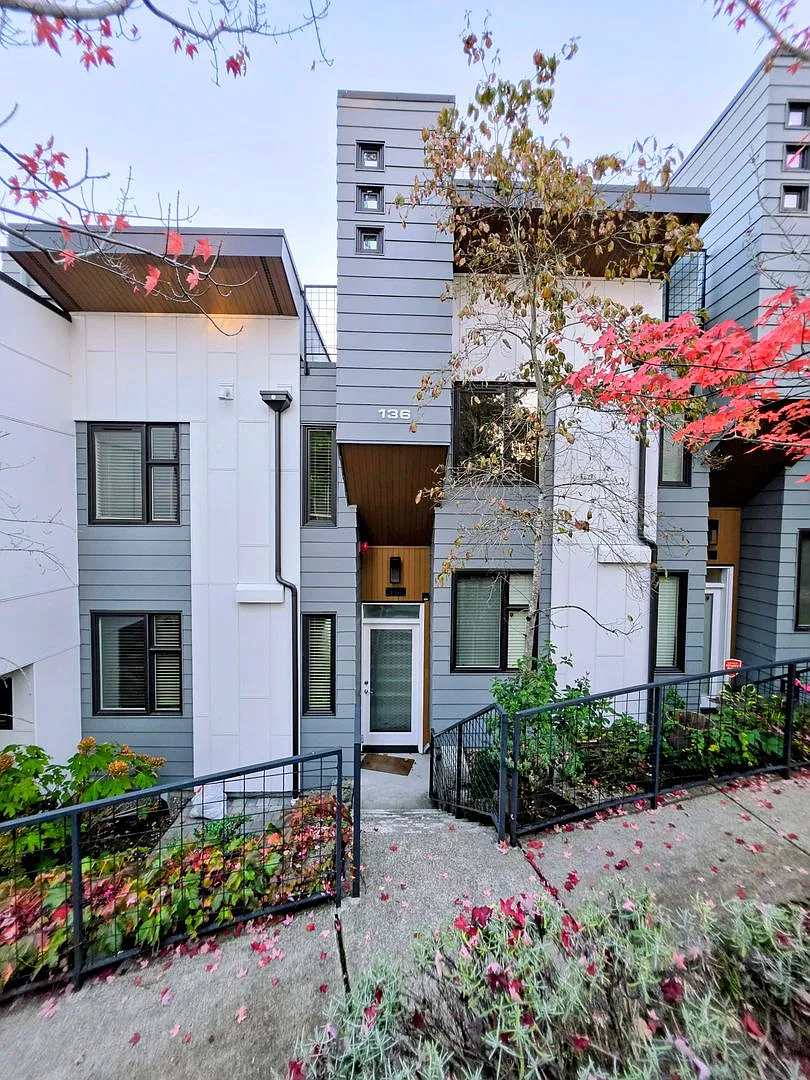 Spacious and modern townhome in Downtown Bellevue — Photo 1