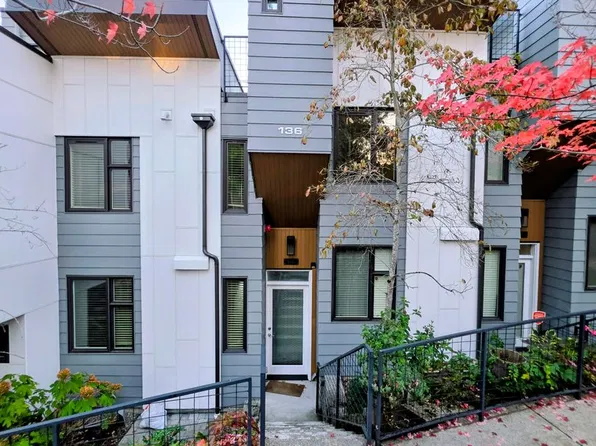 136 107th Ave SE, Bellevue, WA 98004