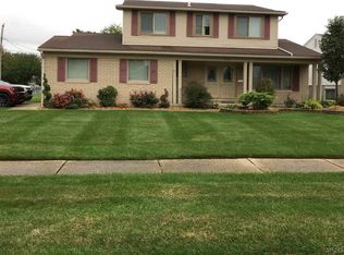 36542 Tarpon Dr, Sterling Heights, MI