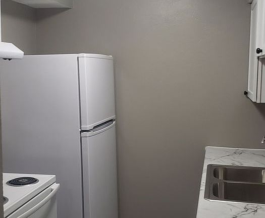 5th image of 3303-17 Maplewood Dr #0