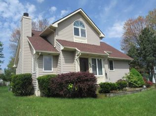 606 Caine Rd, Akron, OH 44312