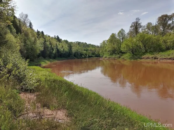 Mountain View Rd, Ontonagon, MI 49953