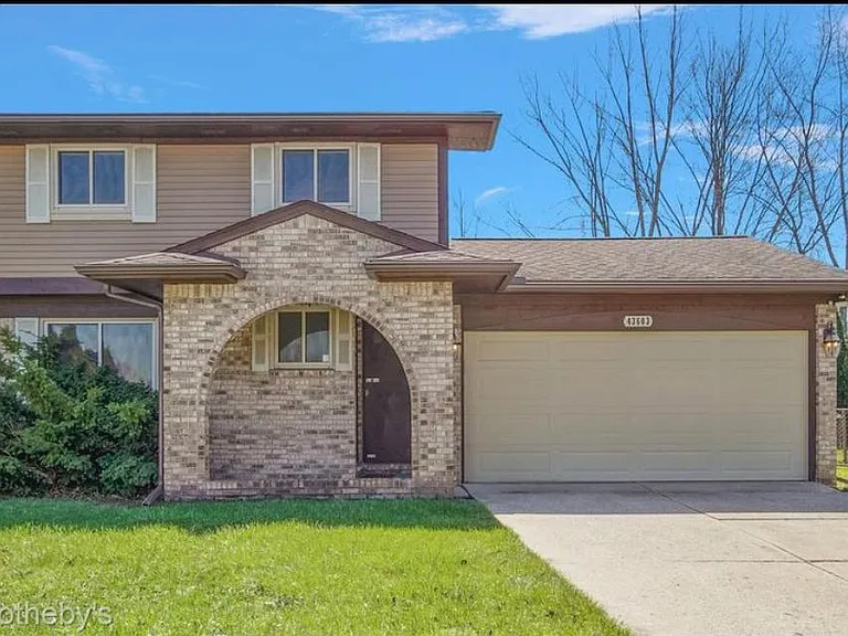 43603 Emrick Dr — Photo 1