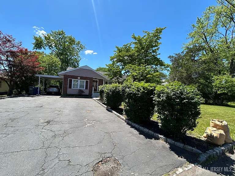 869 Gates Ave — Photo 12