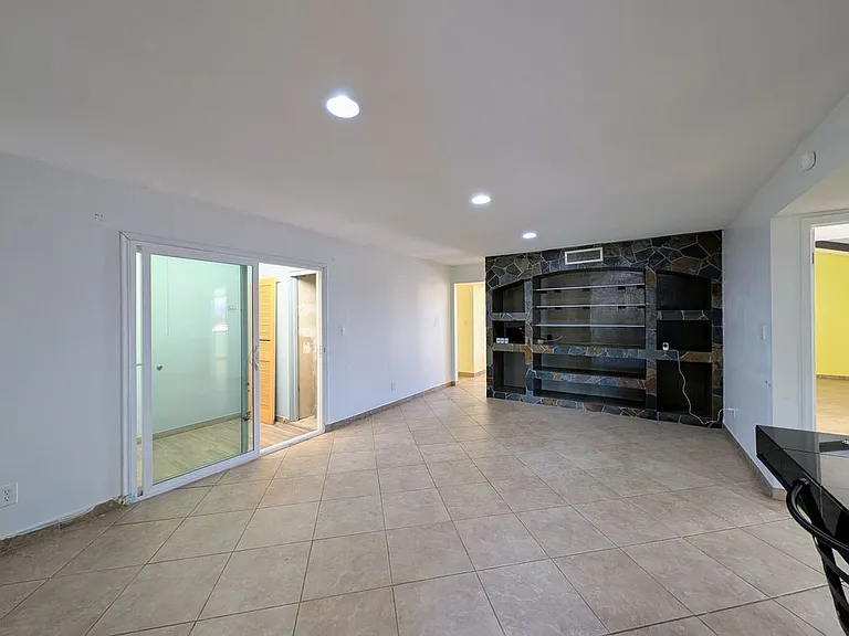 3848 W North Ln — Photo 9