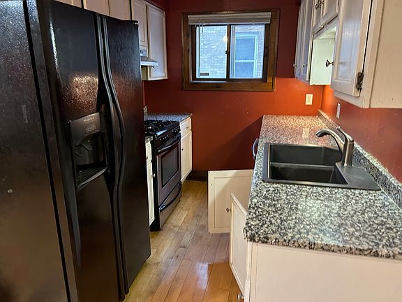 Kitchen with dishwasher