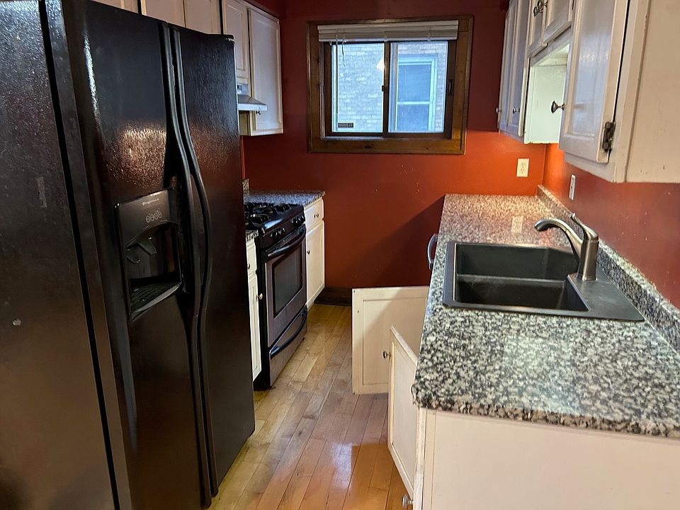 Kitchen with dishwasher